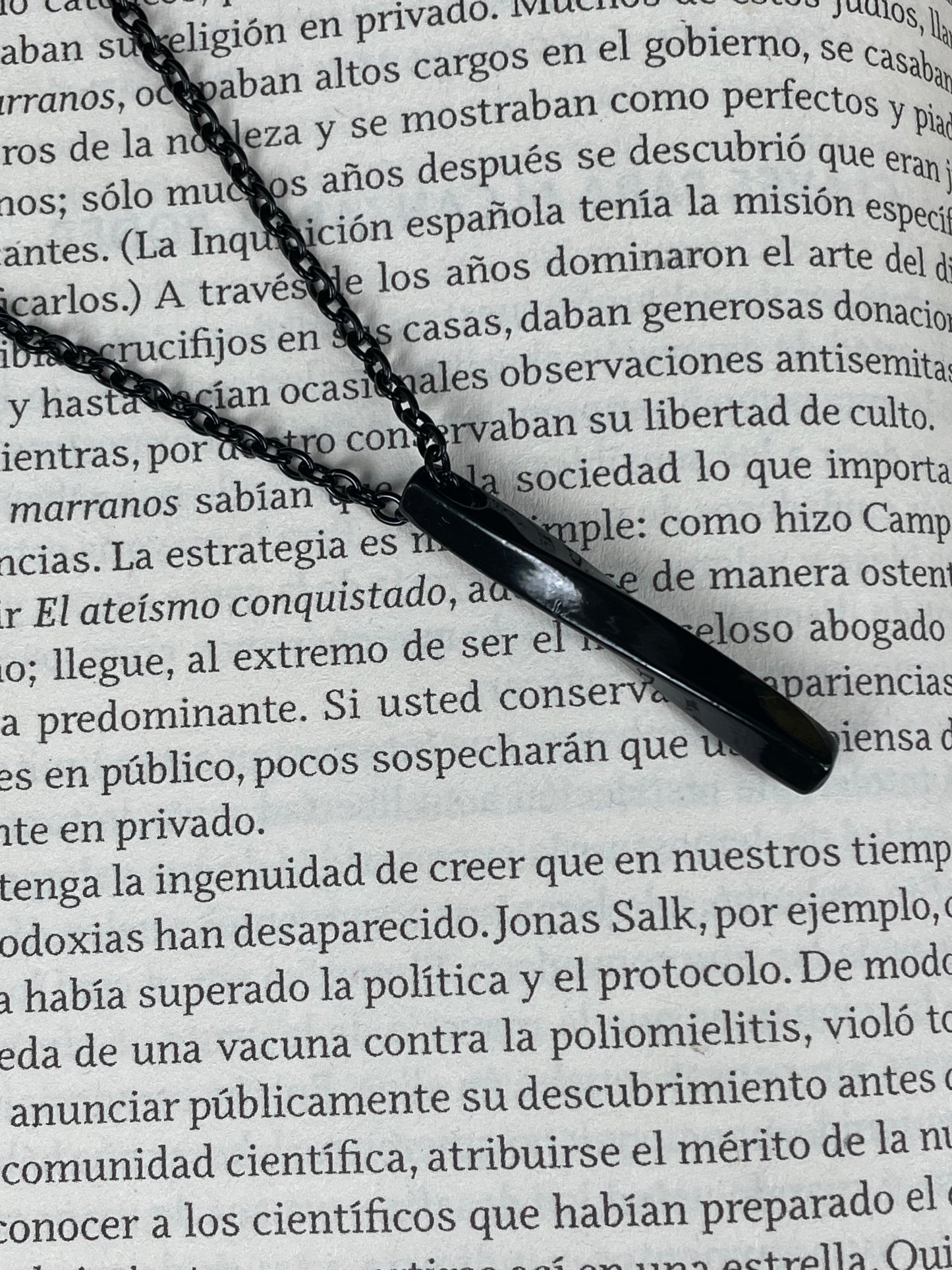 Cadenita Minimalista Negra en Espiral ◼️