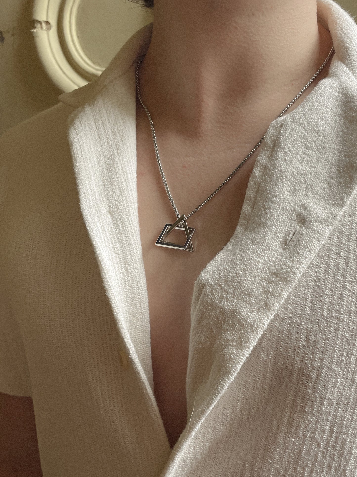 Collar de Prisma Triangular