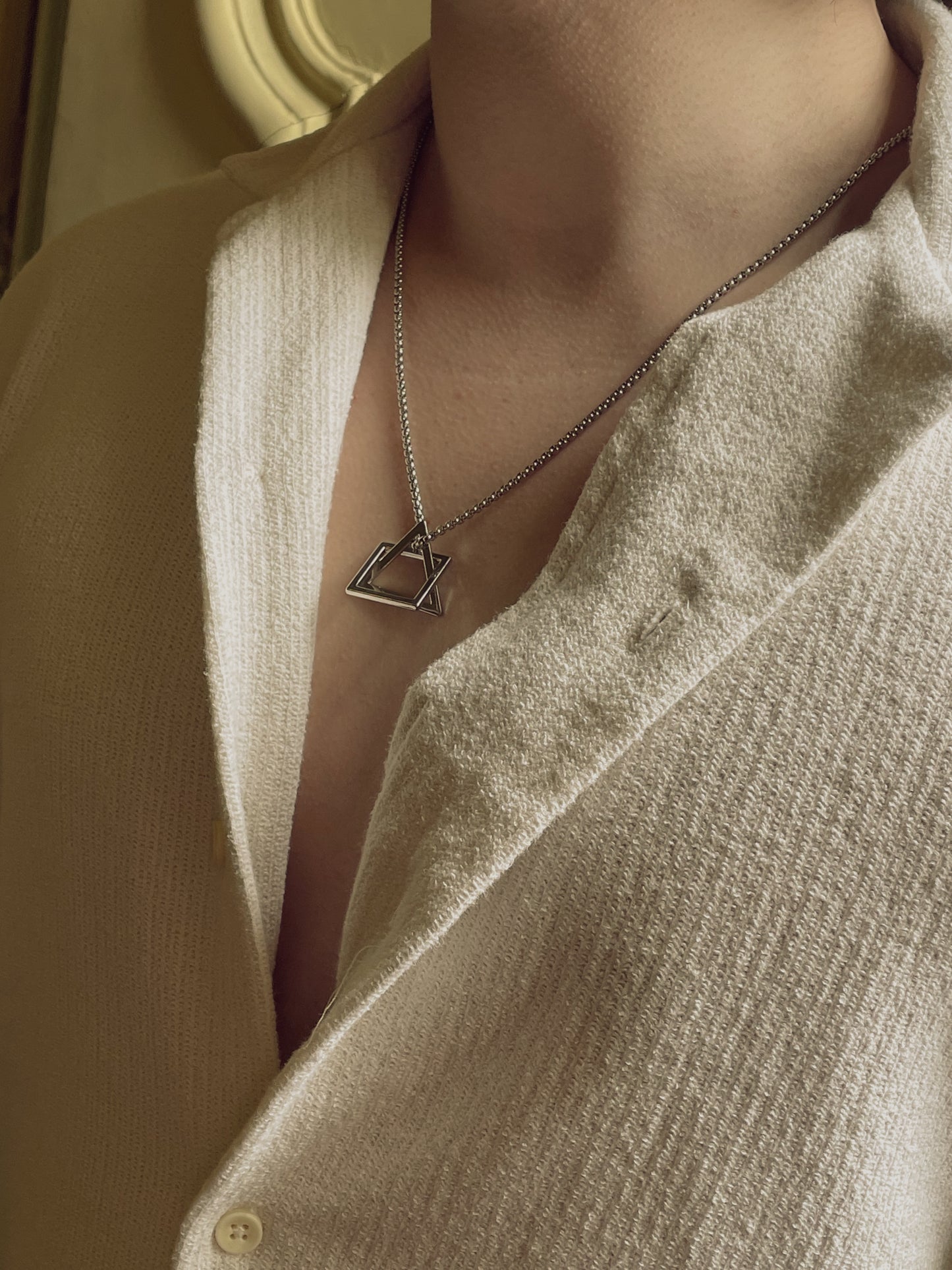 Collar de Prisma Triangular