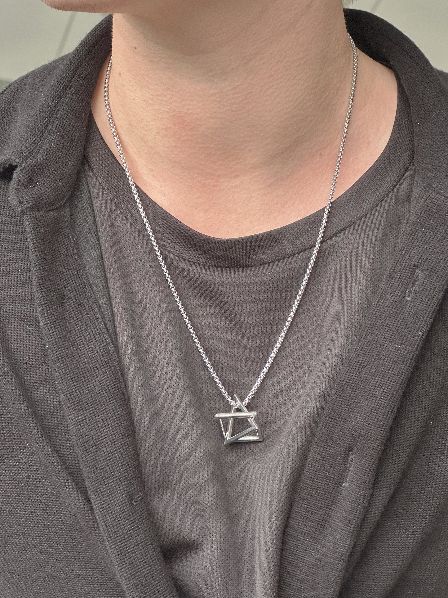 Collar de Prisma Triangular