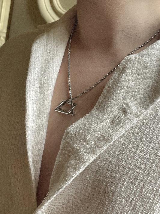 Collar de Prisma Triangular